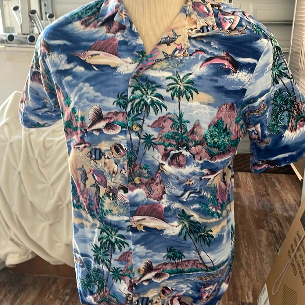 RJC sea life , palm trees, boats & fish blue medium Hawaiian - Picture 1 of 7